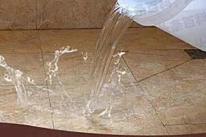 二七漏水维修 免砸砖防水材料该如何施工